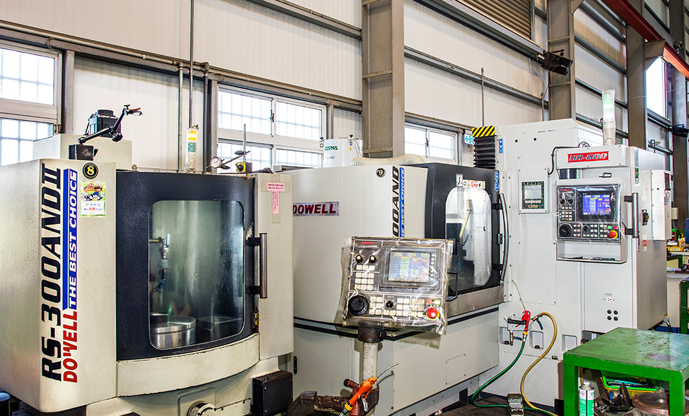 Gear/Shaft Grinding Service: ID & OD Grinding, Centerless & Surface Grinding Gear/Shaft Grinding Service: ID & OD Grinding, Centerless & Surface Grinding